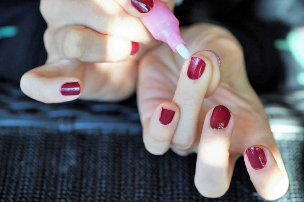 manicure hybrydowy jak zrobić